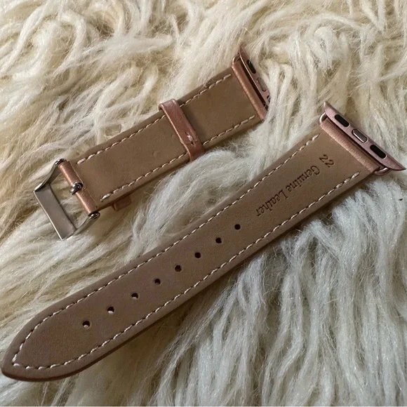 Rose gold leather Apple Watch Band - Picture 3 of 7